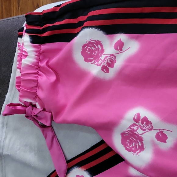 Victoria's Secret Floral Pajama Bottoms - Picture 4 of 10